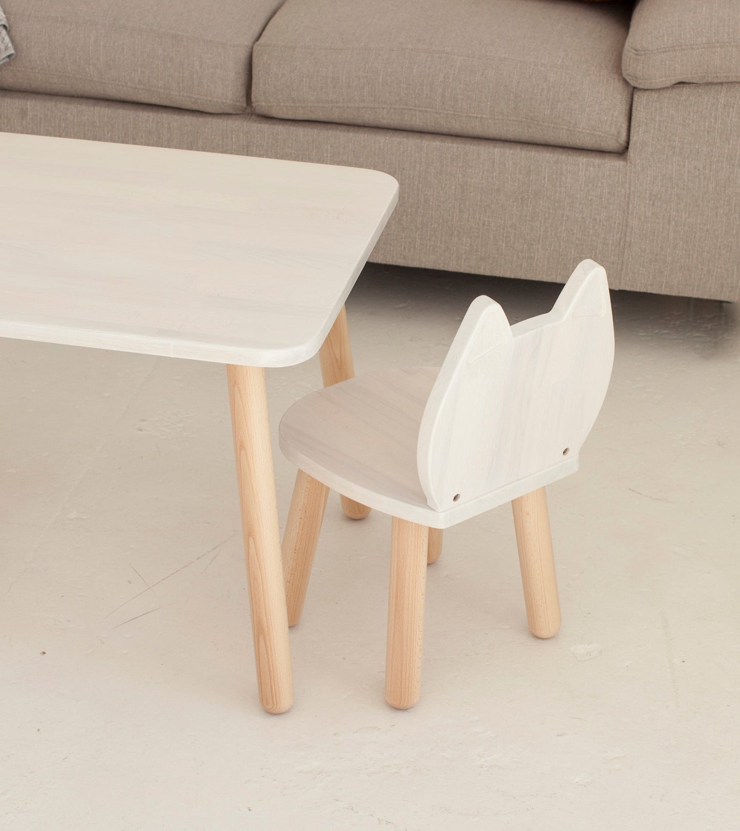 Chaise en bois pour tout-petit en forme de chat