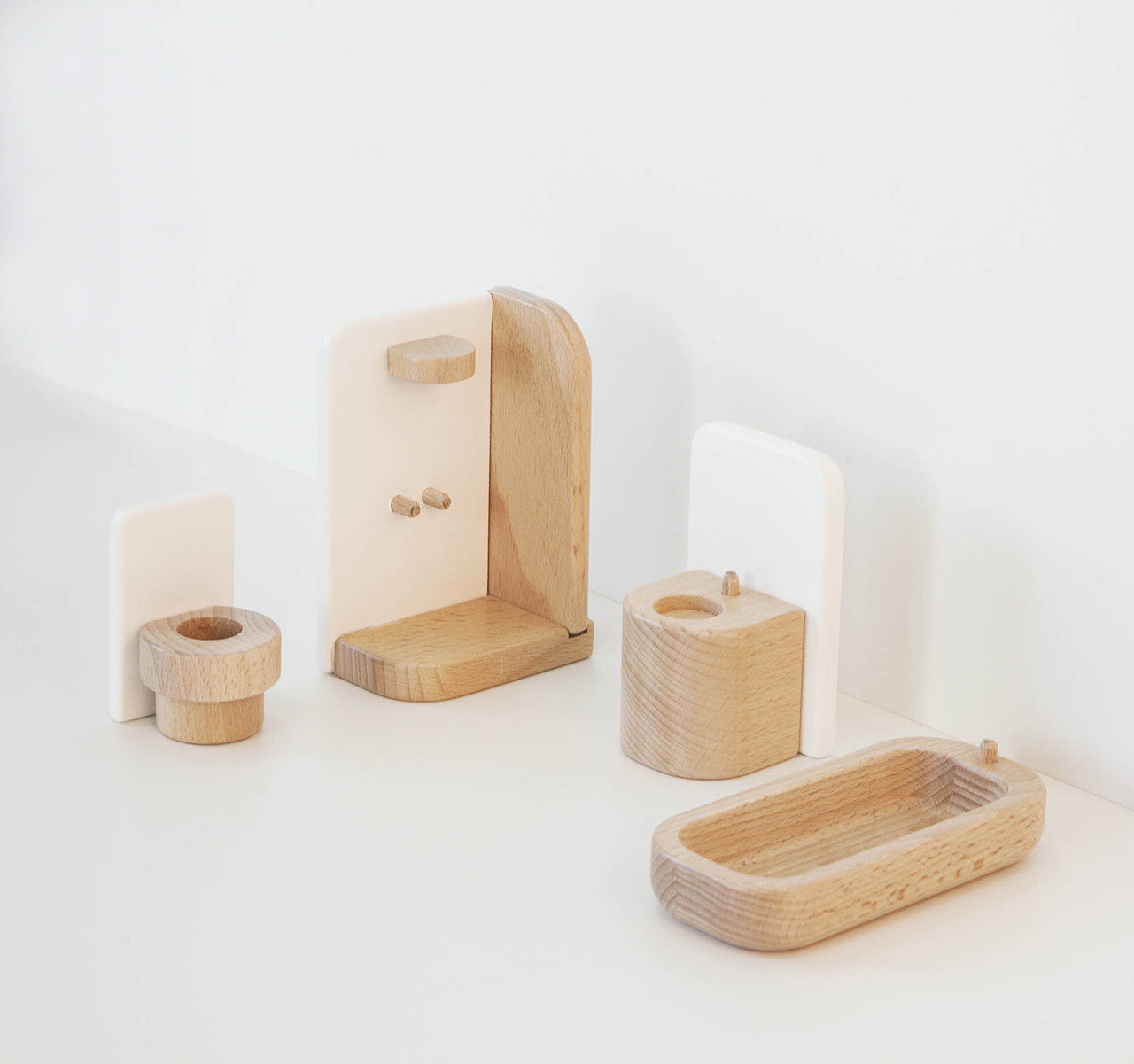 Ensemble de salle de bain pour maison de poupée en bois