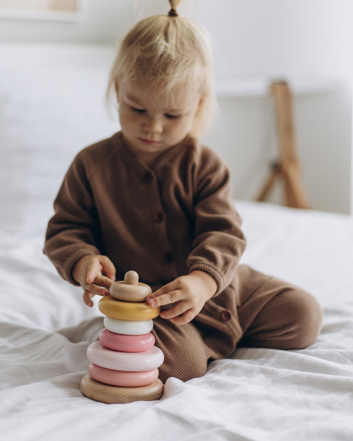 Jeu d'empilage en bois - Couleurs roses