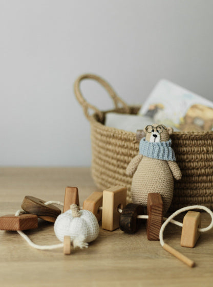 Jeu de laçage en bois avec formes géométriques