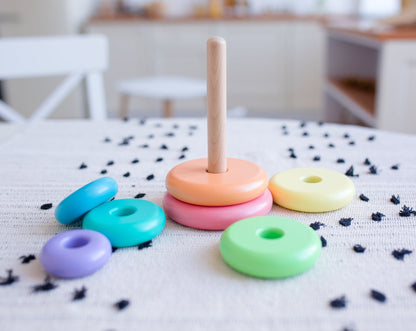 Jeu d'empilage en bois - Arc-en-ciel