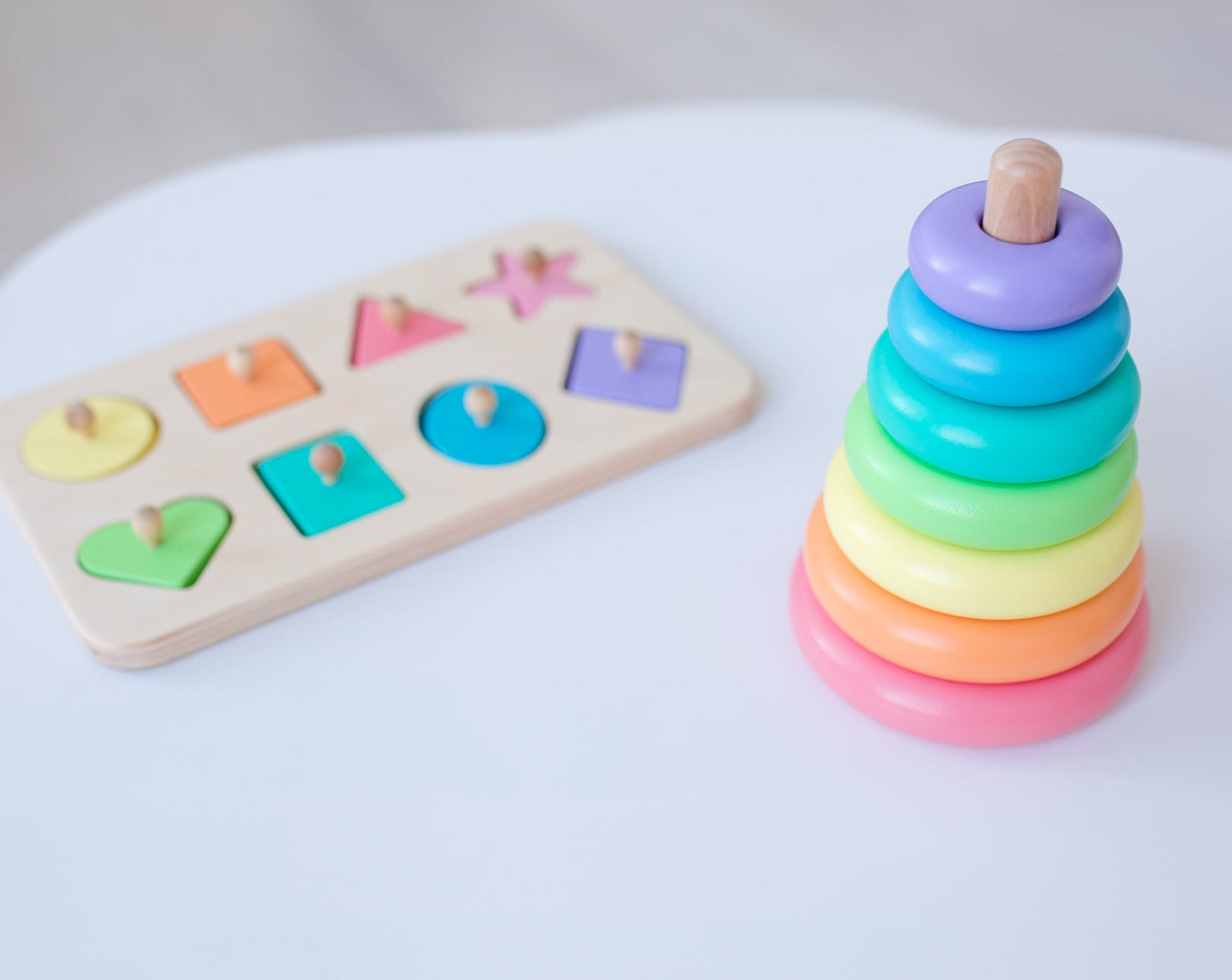 Jeu d'empilage en bois - Arc-en-ciel