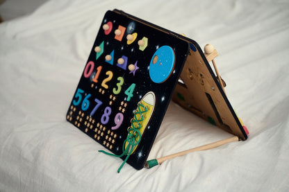 Petit tableau d'activités pour tout-petits 34x44 cm