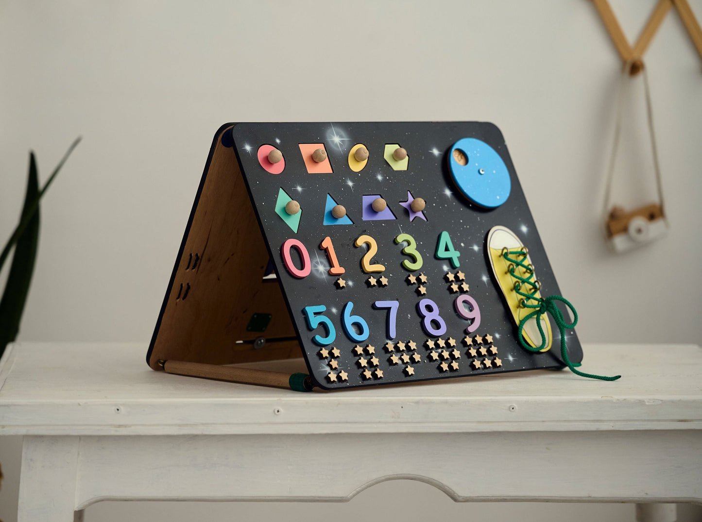 Petit tableau d'activités pour tout-petits 34x44 cm