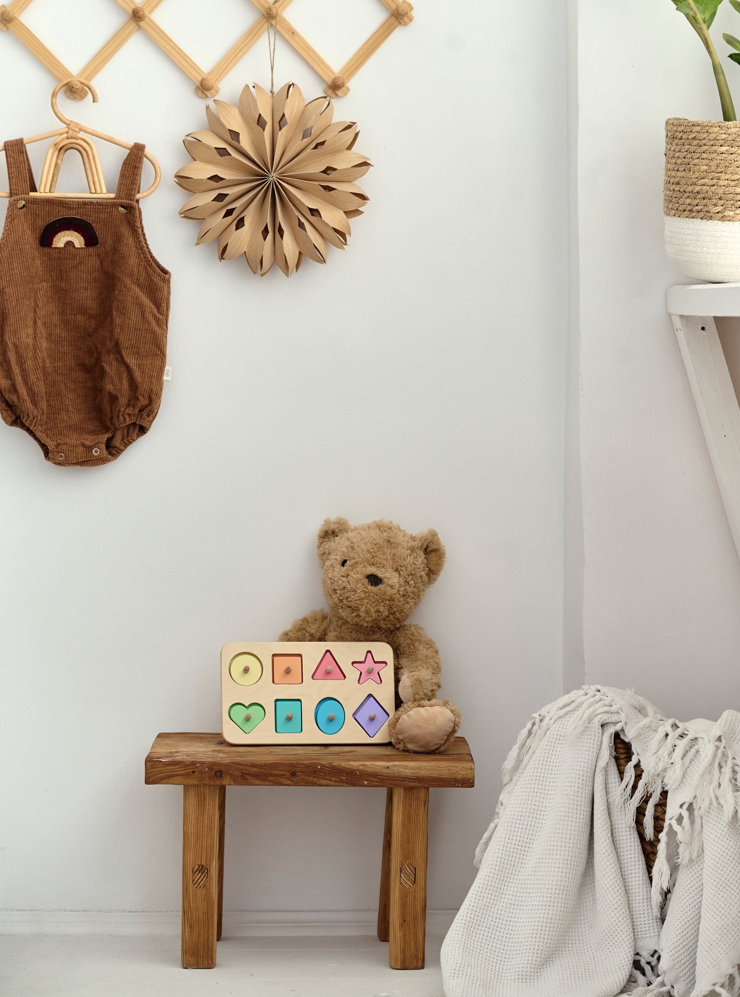 Puzzle en bois aux formes géométriques - Couleurs arc-en-ciel