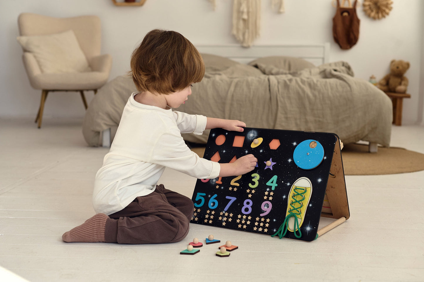 Petit tableau d'activités pour tout-petits 34x44 cm