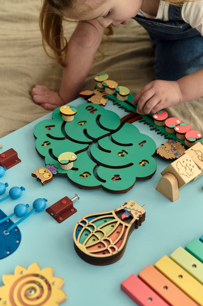 Tableau d'activités pour tout-petits - Myrtille