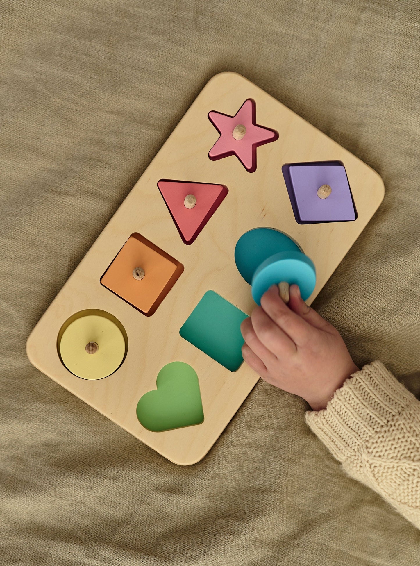 Puzzle en bois aux formes géométriques - Couleurs arc-en-ciel