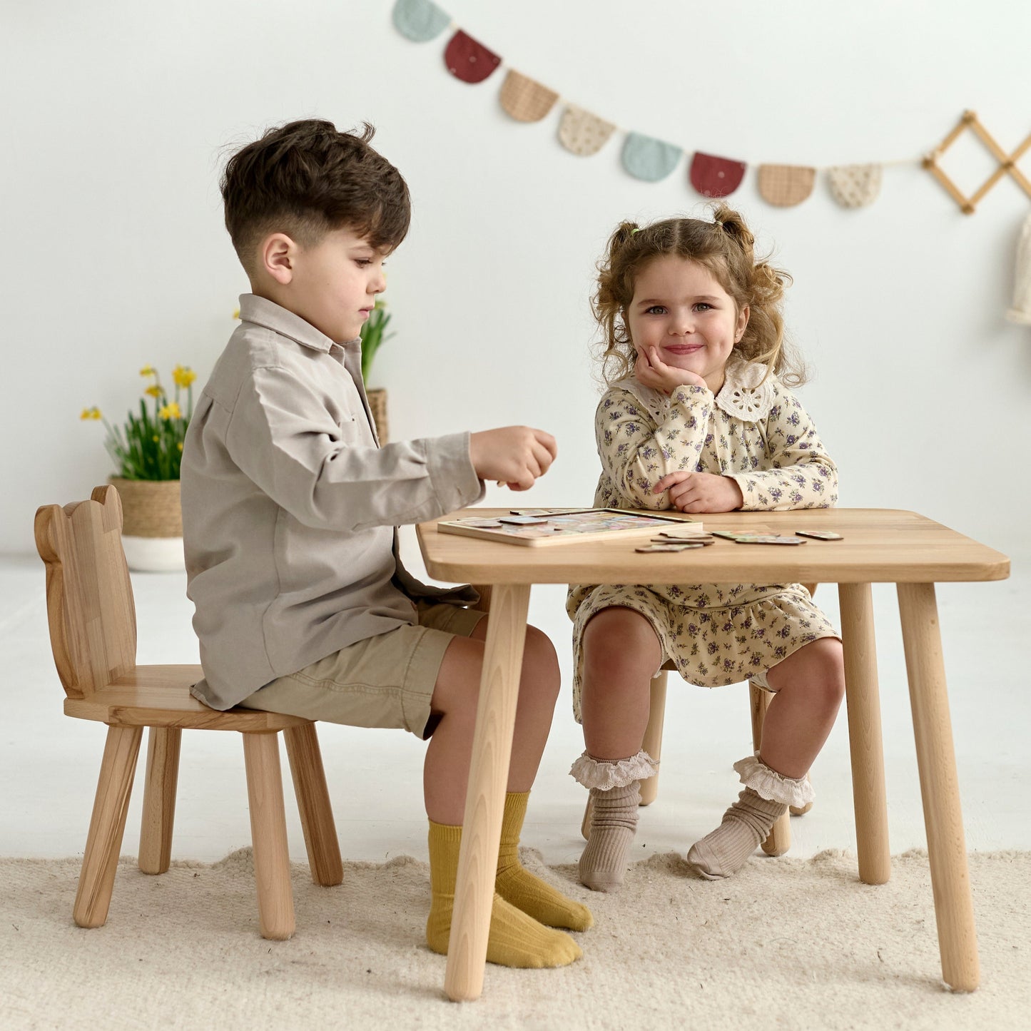 Ensemble table et chaises ours en bois pour enfants - Bois de hêtre
