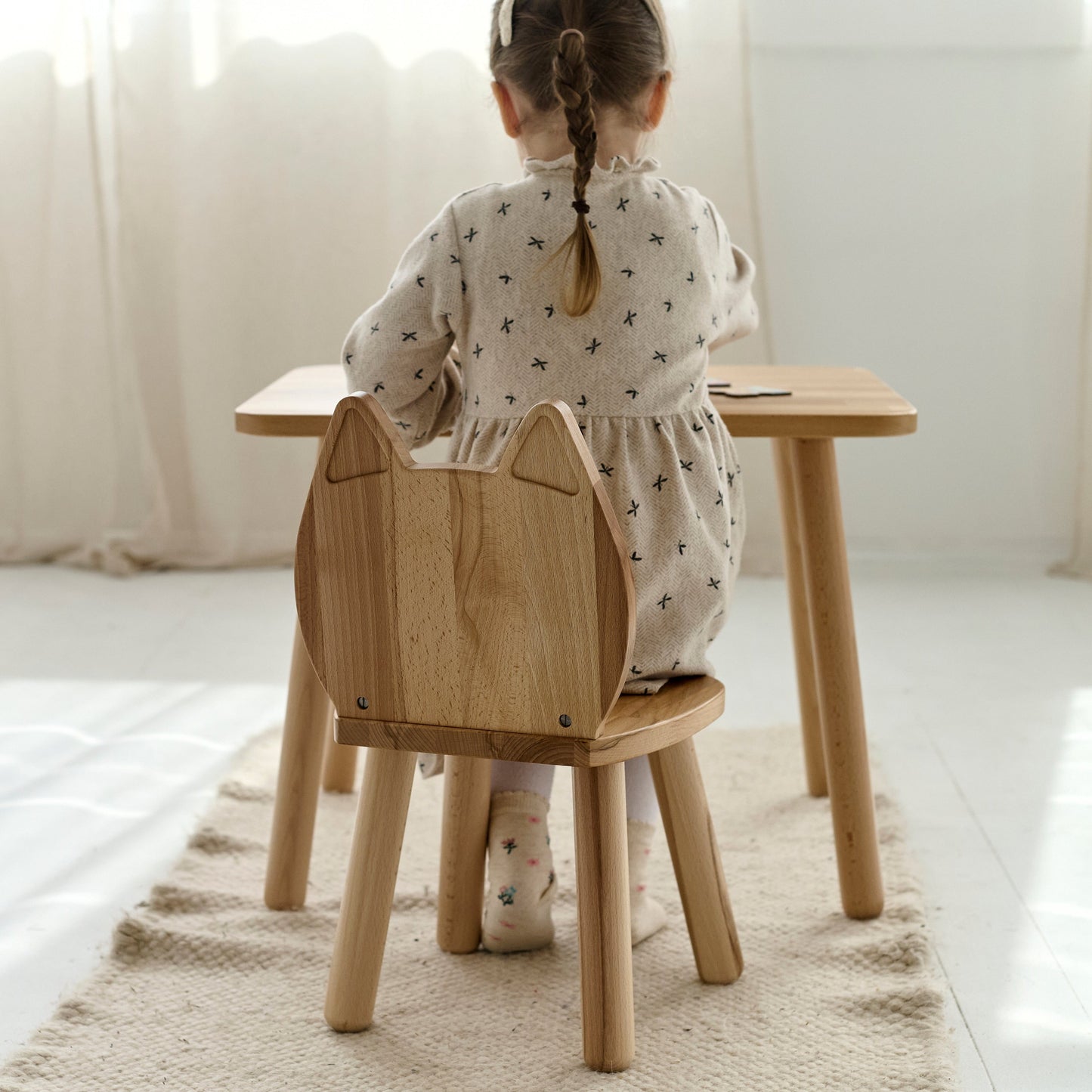Ensemble table et chaises pour enfants en bois de hêtre, motif chat.