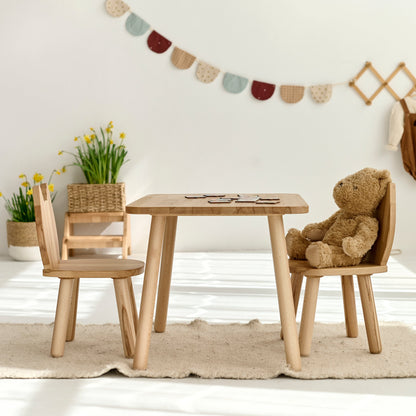 Ensemble table et chaises pour enfants en bois de hêtre, motif chat.