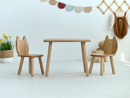 Ensemble table et chaises pour enfants en bois de hêtre, motif chat.