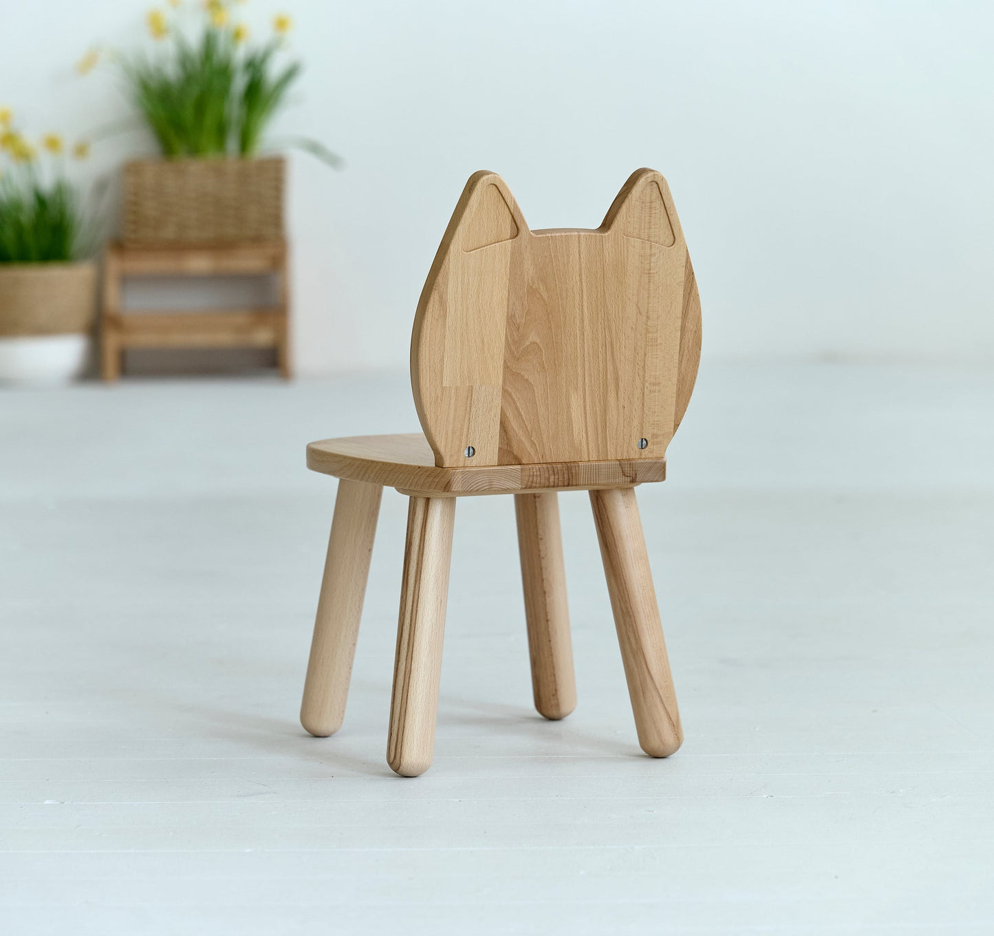 Chaise en bois pour tout-petit en forme de chat