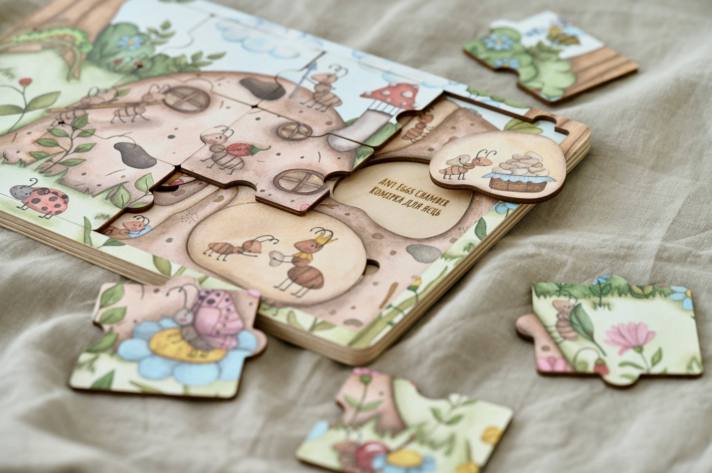 Ensemble de puzzles « Où vivent les abeilles » et « Où vivent les fourmis » 