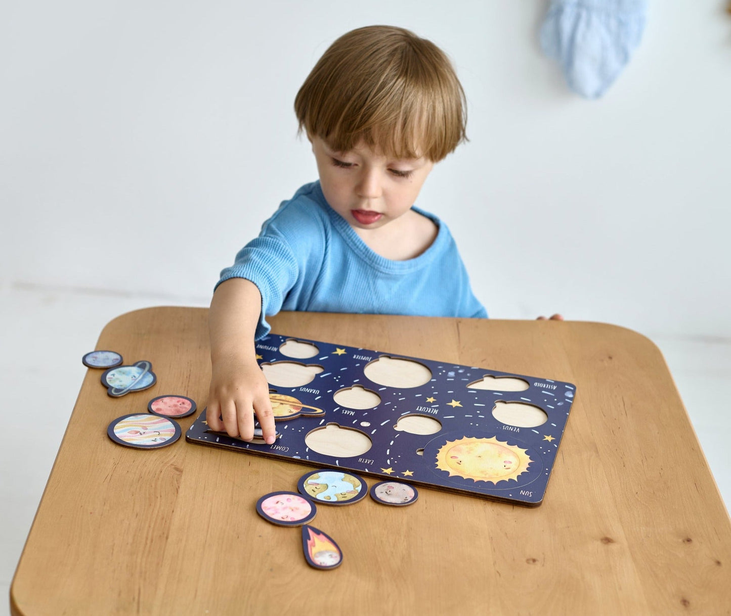 Puzzle en bois du système solaire