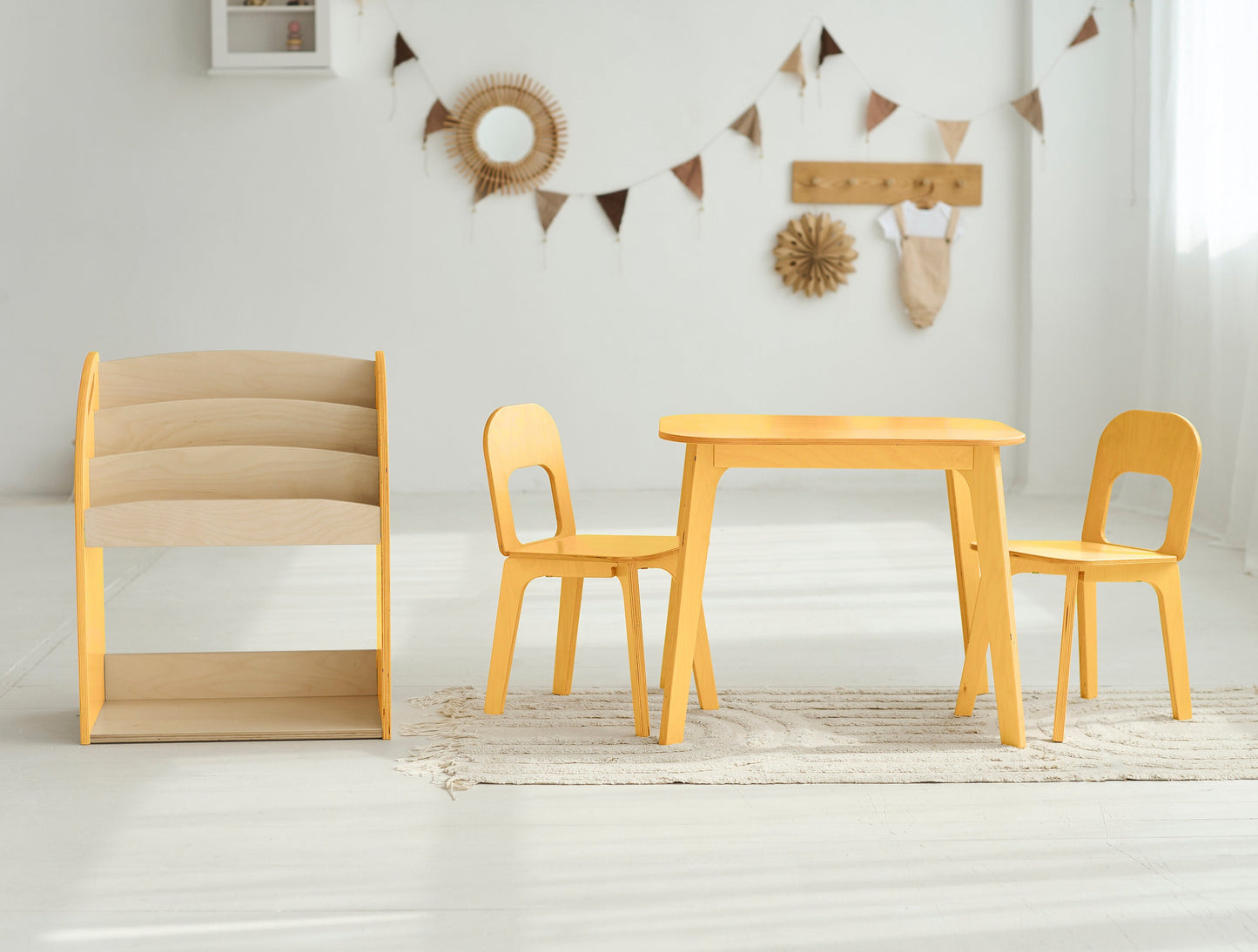 Ensemble bibliothèque, table enfant et deux chaises - 7 couleurs 