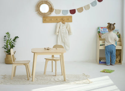 Ensemble bibliothèque, table enfant et deux chaises - 7 couleurs 