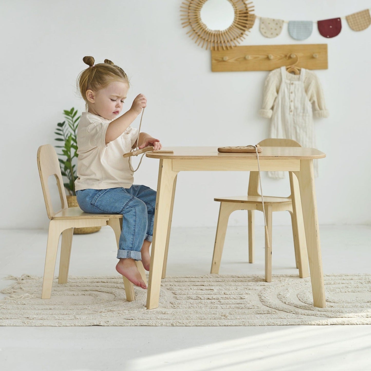 Ensemble table et chaises pour enfants - 7 couleurs