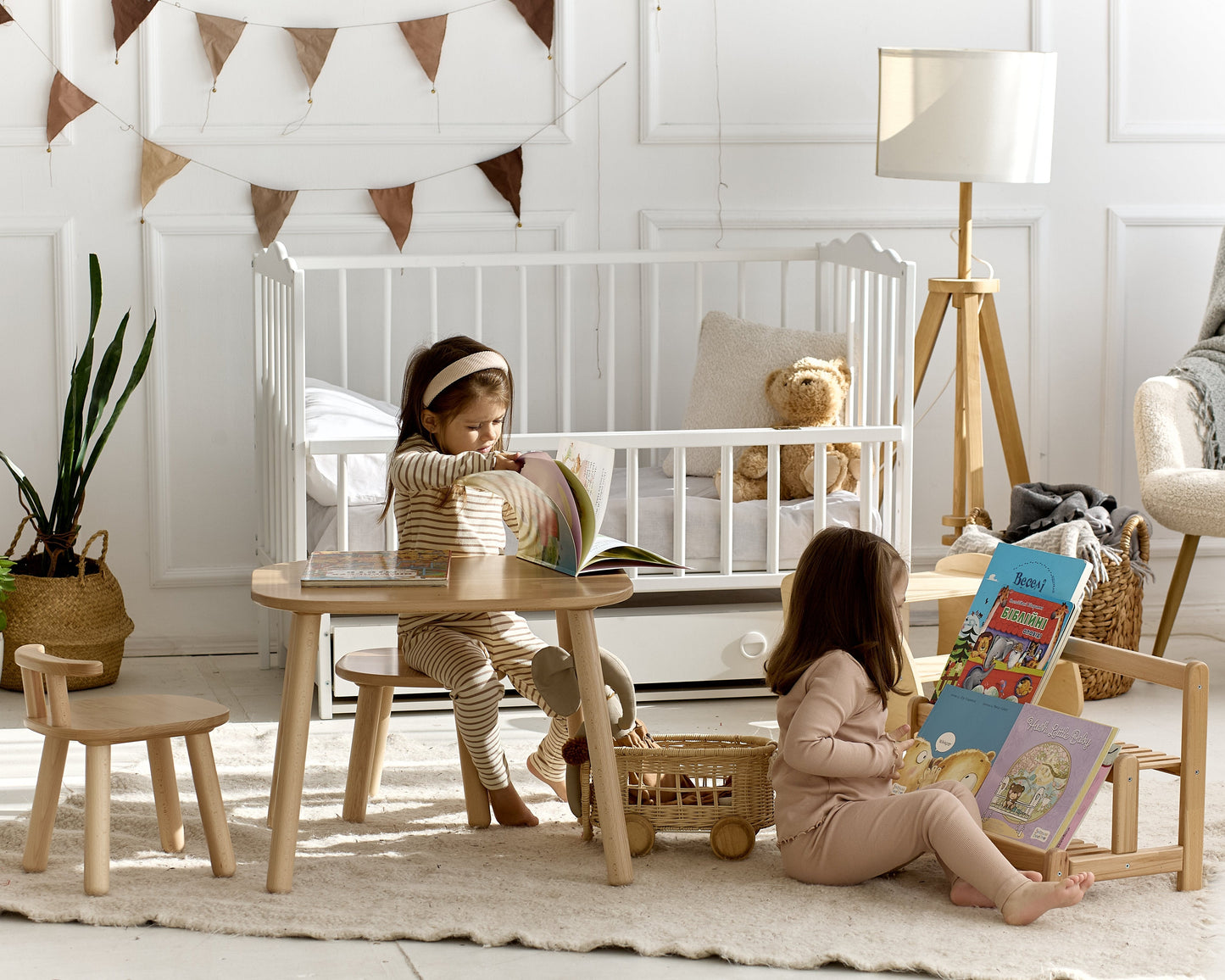Étagère de sol en bois pour livres et jouets d'enfants