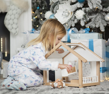 Petite maison de poupée en bois avec mobilier de chambre