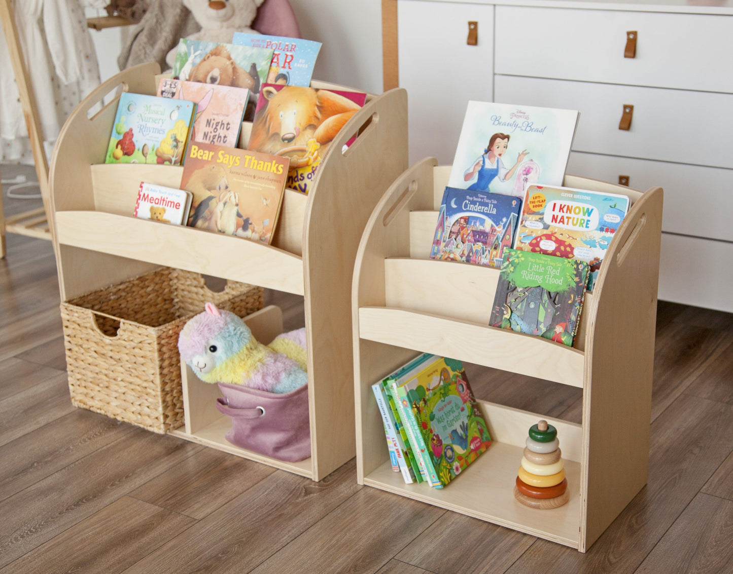 Grande bibliothèque pour enfants