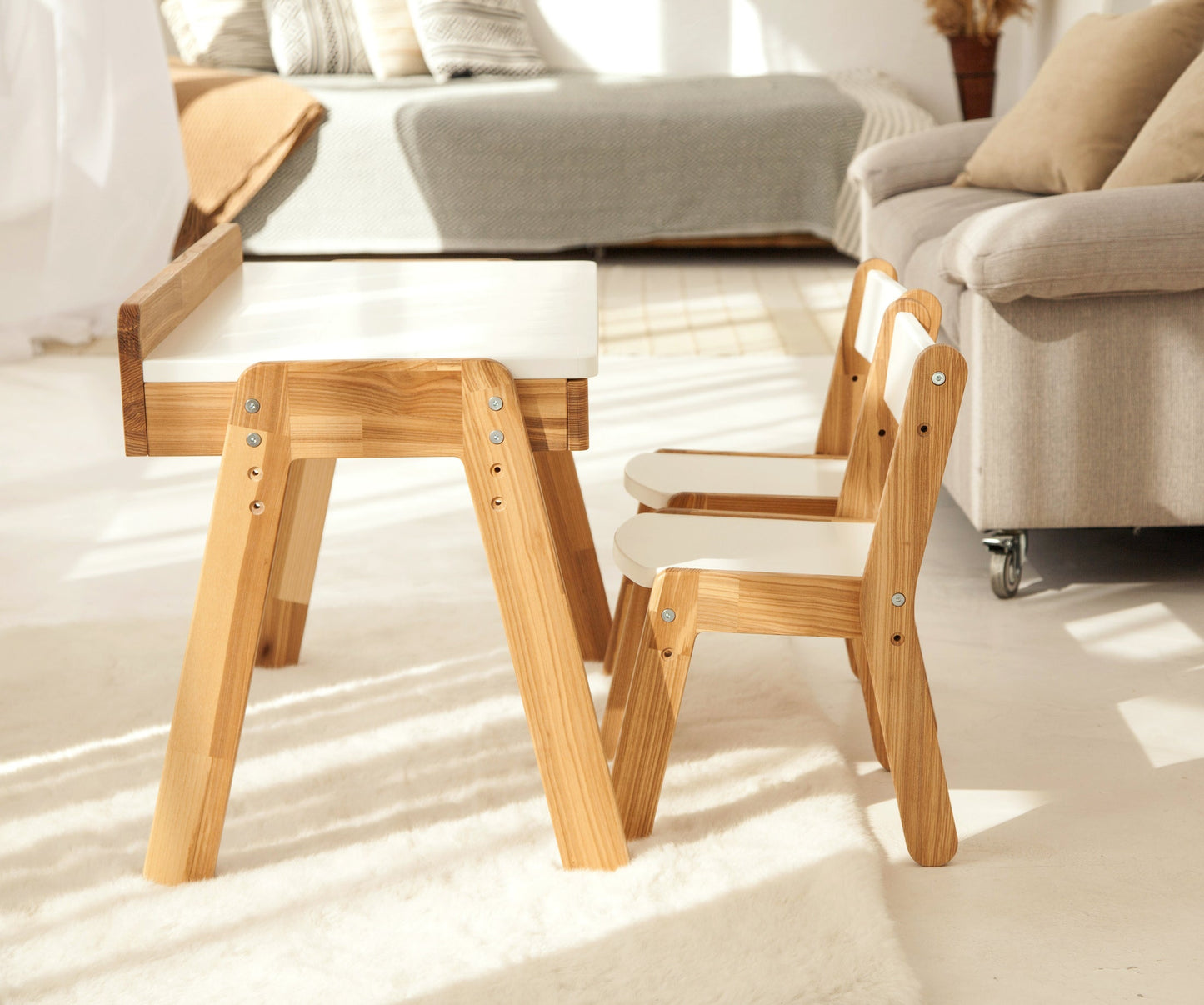 Bureau et deux chaises pour enfant - Bois de frêne 