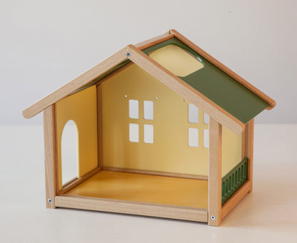 Petite maison de poupée en bois