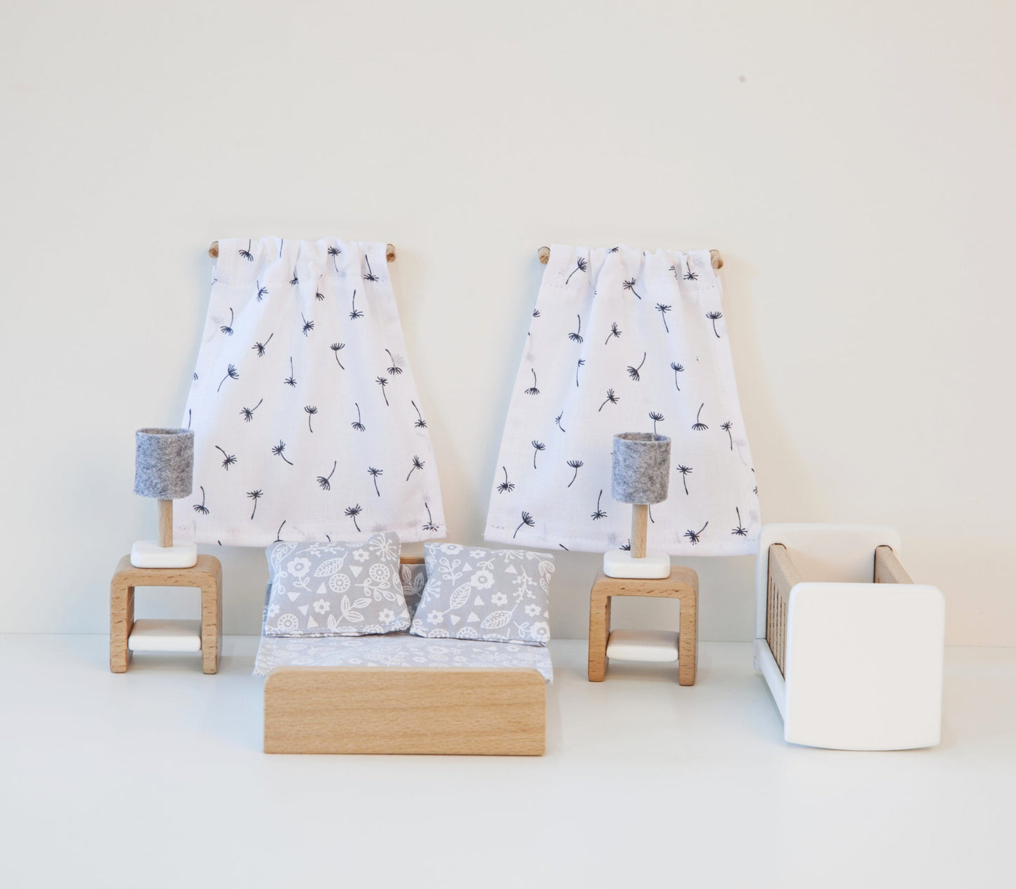 Ensemble de meubles de chambre à coucher en bois pour maison de poupée