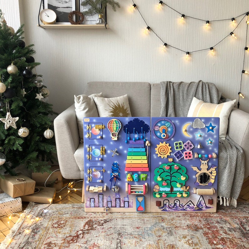 Grand tableau d'activités pour tout-petits composé de deux modules