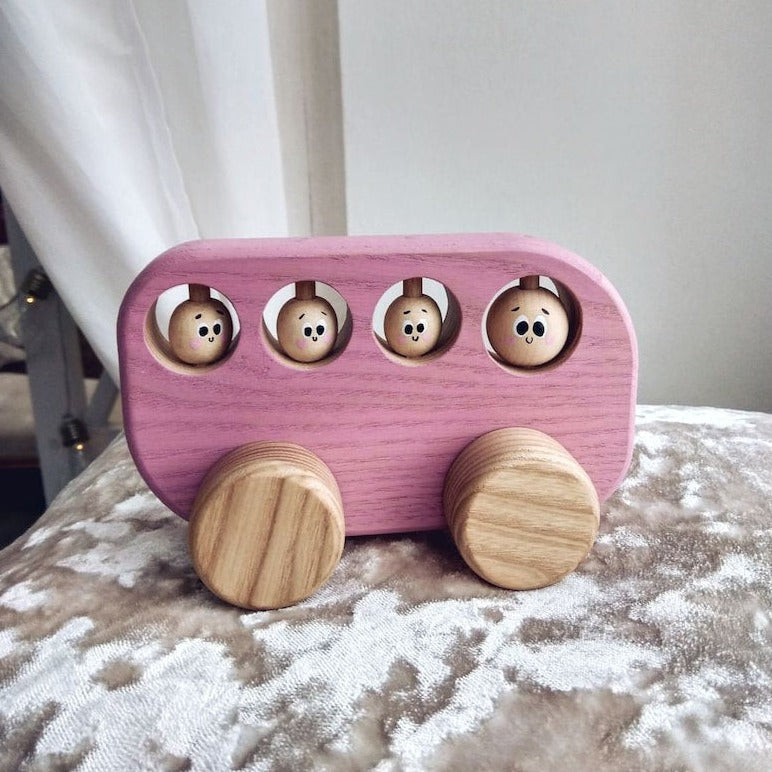 Bus jouet en bois