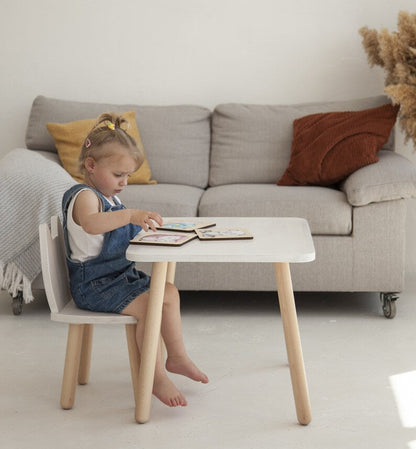 Ensemble table et chaises pour enfants en bois de hêtre, motif chat.