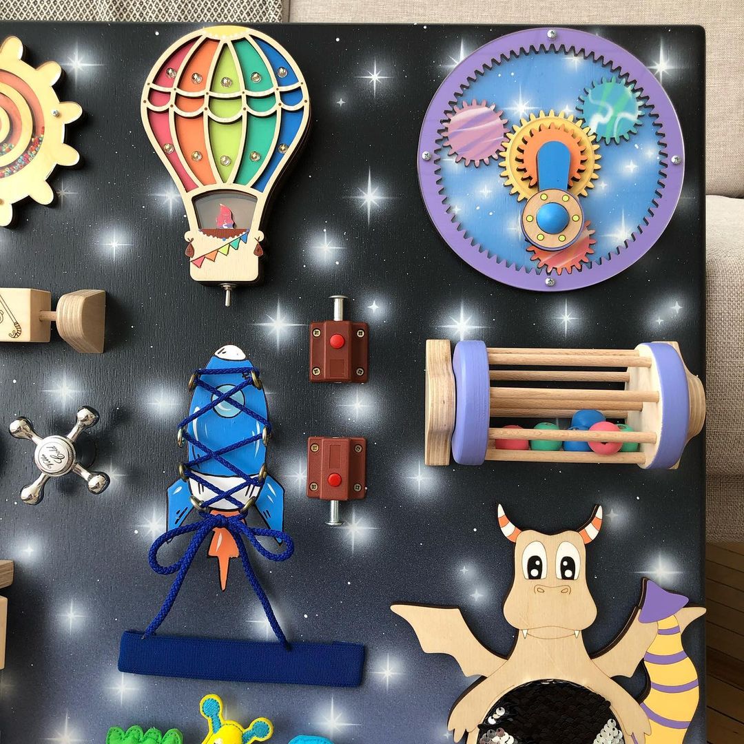 Tableau d'activités pour tout-petits - Voyage spatial