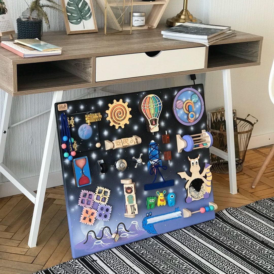 Tableau d'activités pour tout-petits - Voyage spatial